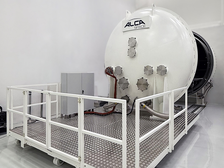 AlcaSpace thermal vacuum chamber for satellite testing